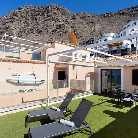 Spectacular Penthouse With Amazing Views *